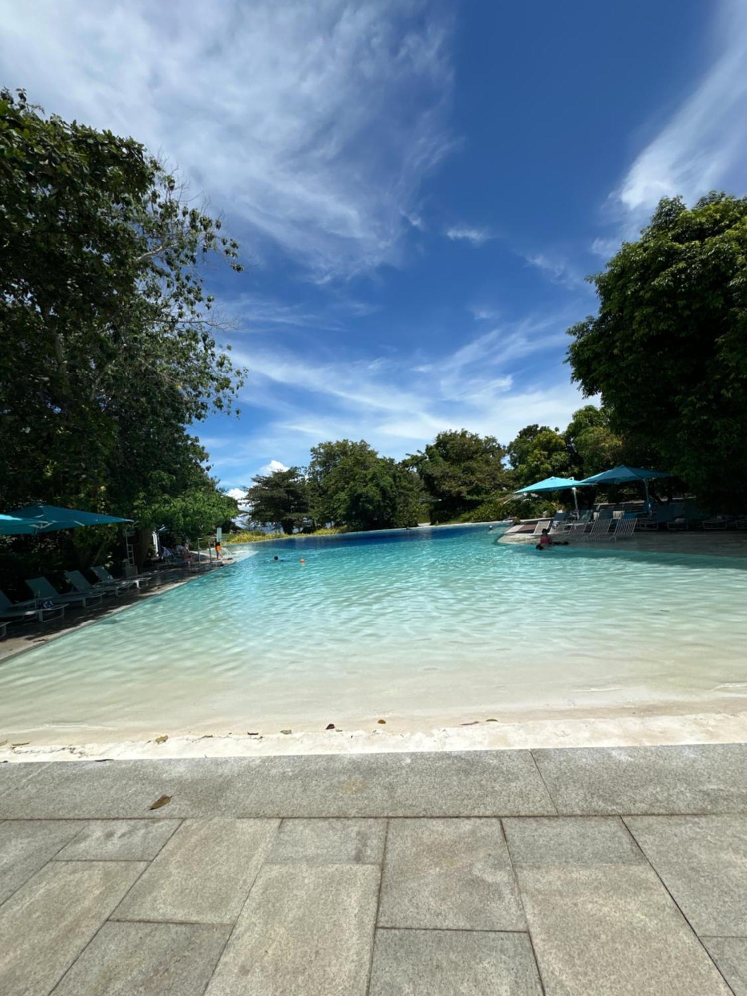 Appartamento 14Dc Tambuli Seaside Living Lapu-Lapu City Esterno foto