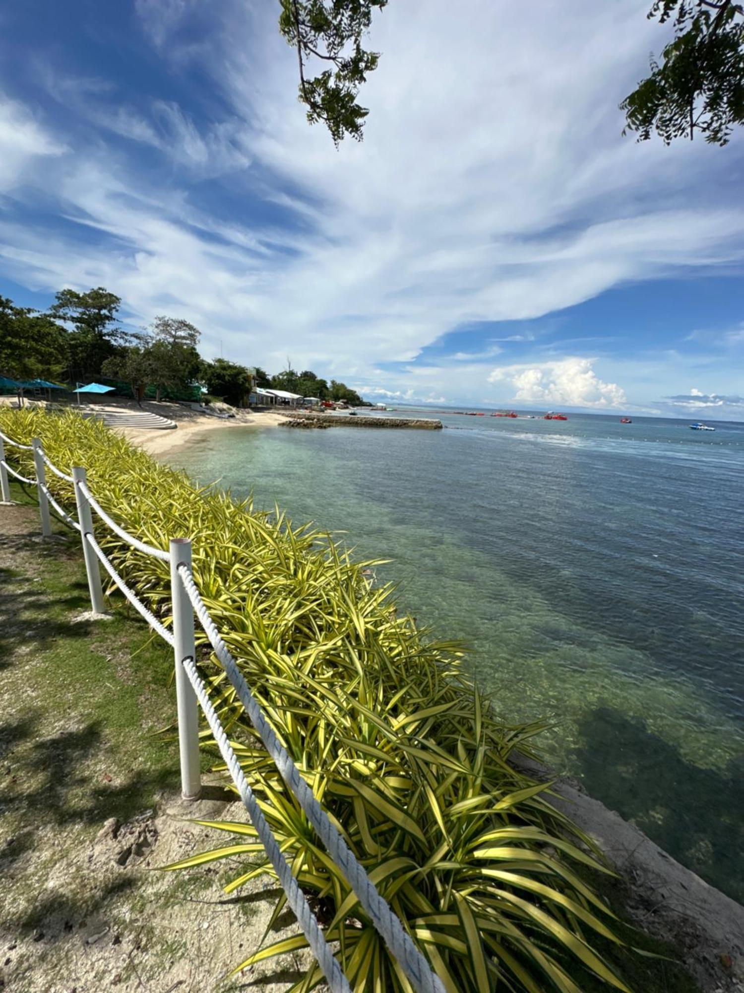 Appartamento 14Dc Tambuli Seaside Living Lapu-Lapu City Esterno foto