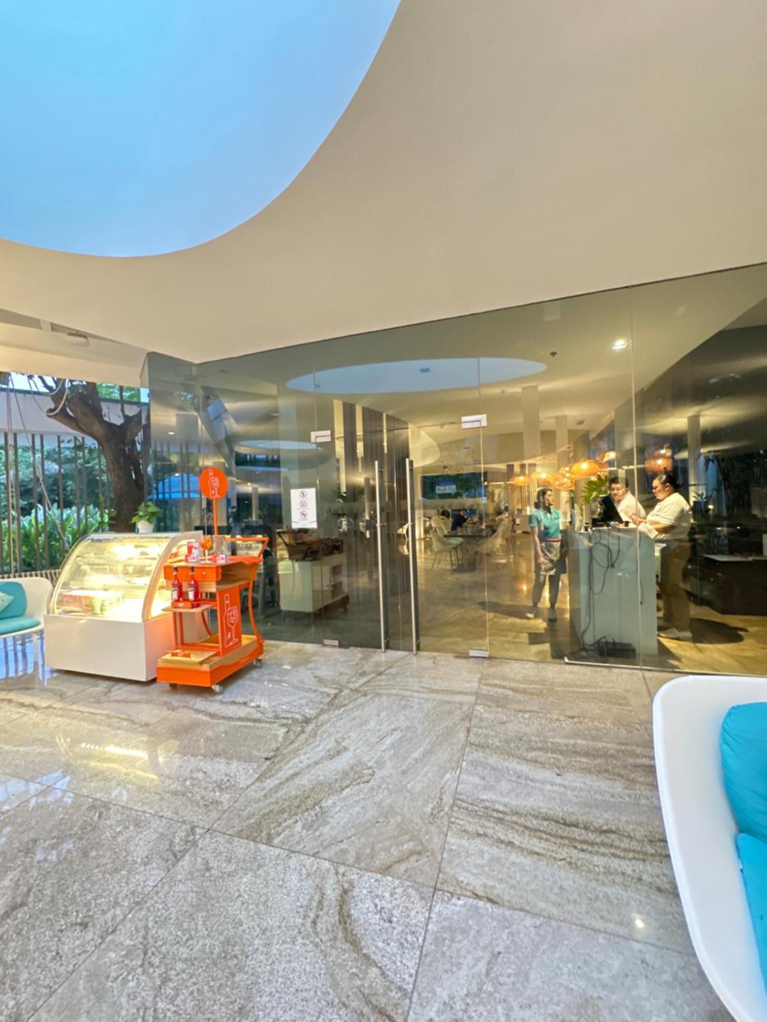 Appartamento 14Dc Tambuli Seaside Living Lapu-Lapu City Esterno foto