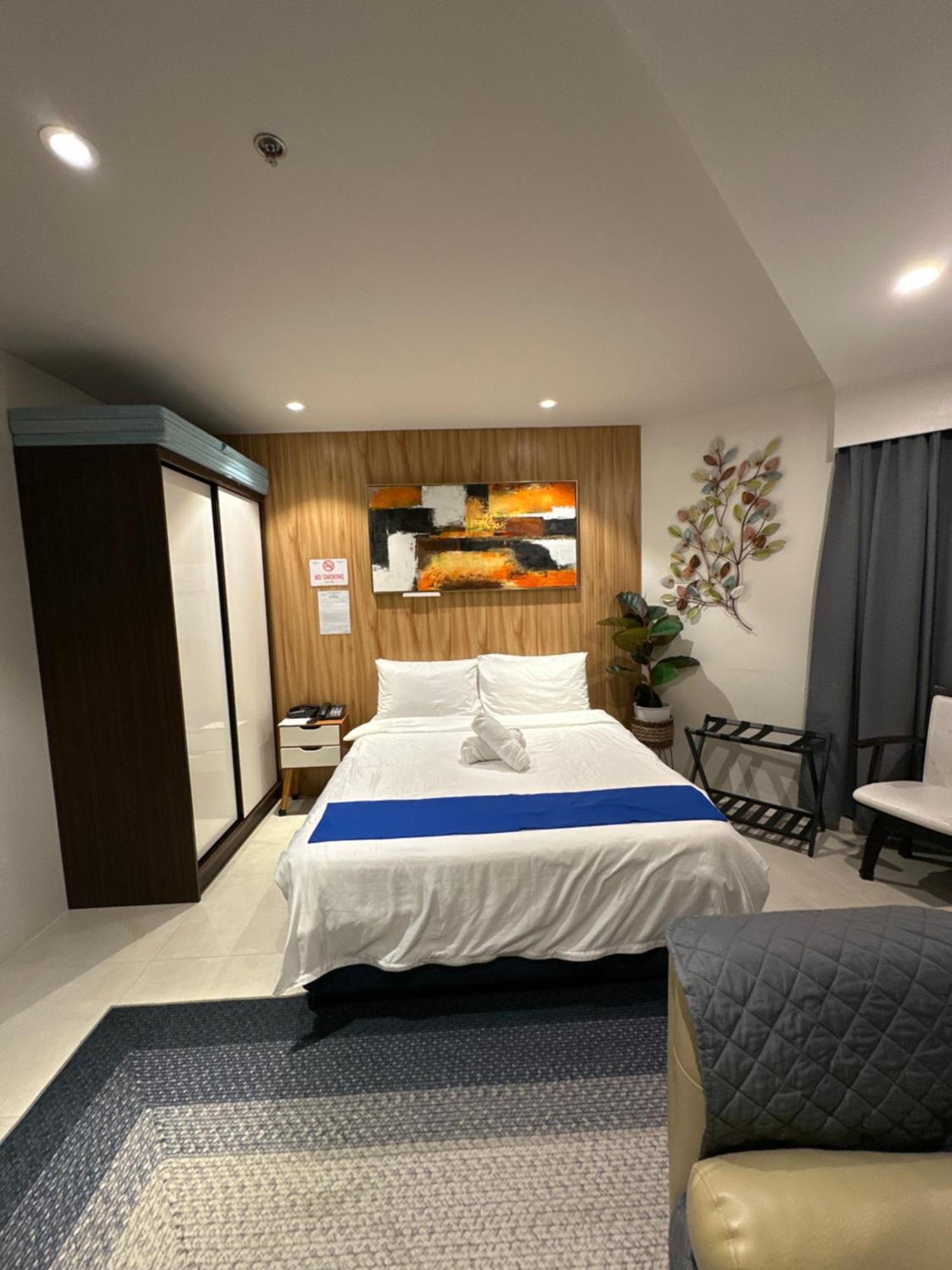 Appartamento 14Dc Tambuli Seaside Living Lapu-Lapu City Esterno foto